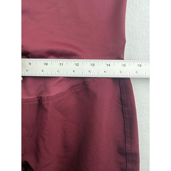 FIGS Technical Collection Women's Small Short Burgundy Cargo Scrub Pants - Picture 7 of 8